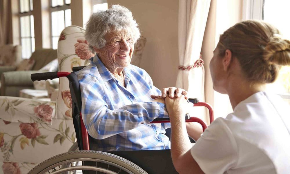 خدمات پرستاری سالمند در فردیس